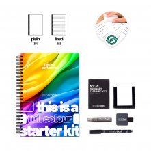 FLEXIVE COVER A4 STARTER KIT - FULL COLOUR. Startovac&iacute; sada A4 &bdquo;Infinitebook&ldquo; s pružnou ob&aacute;lkou, zahrnuje plnobarevn&eacute; přizpůsoben&iacute; na předn&iacute; a zadn&iacute; straně