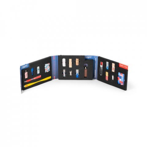 FLASH DRIVE SHOWCASE. Pr&eacute;sentoir de cl&eacute;s USB - Panach&eacute;
