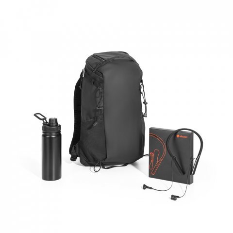 KIT ADVENTURE. Kitul de aventură este potrivit pentru cei cărora le place să călătorească - Negru