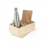 KIT CORK. Kitul de plută este un set de produse care evidențiază simplitatea unui material natural precum pluta