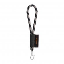 Kurzes Lanyard-R&ouml;hrchen (&Oslash; 7 mm). Erh&auml;ltlich in 17 Standardfarben und vollst&auml;ndig individualisierbar