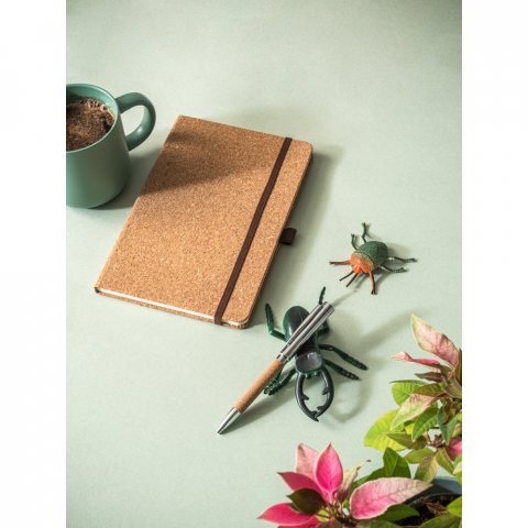 CORKO. Stylo &agrave; bille en li&egrave;ge et m&eacute;tal avec m&eacute;canisme twist