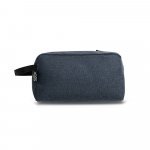 REPURPOSE BAG. 600D &aring;tervunnen polyester sminkv&auml;ska - Bl&aring;