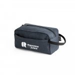 REPURPOSE BAG. 600D &aring;tervunnen polyester sminkv&auml;ska - Bl&aring;