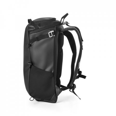 ALASCA. Mochila de senderismo con revestimiento impermeable - Negro