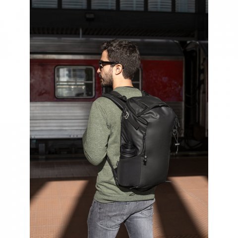 ALASCA. Mochila de senderismo con revestimiento impermeable