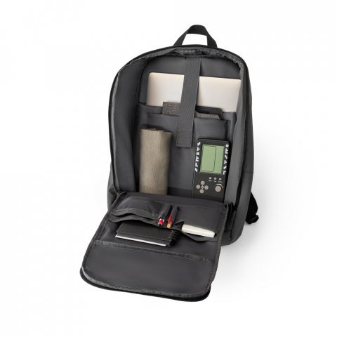 TOULON. Ruksak za prijenosno računalo izrađen od 600D recikliranog poliestera-a visoke gustoće s vodootpornom zavr&scaron;nom obradom 16" - Crna