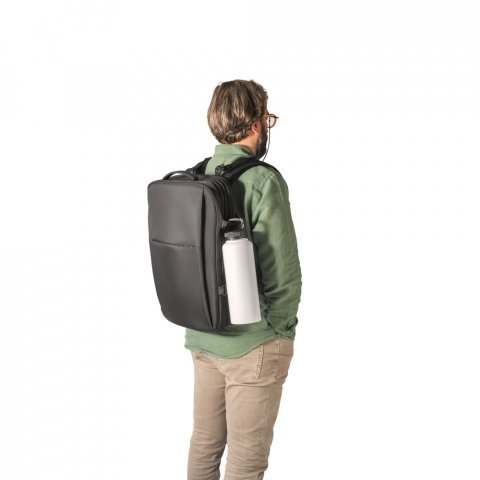 DALLAS. High-density recycled 600D polyester travel backpack for 17.3" laptop - черно