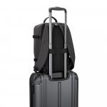 CIES. Rygs&aelig;k udviklet til at opfylde de m&aring;l, som de fleste flyselskaberne kr&aelig;ver, i 600D genanvendt polyester med h&oslash;j densitet - M&oslash;rkegr&aring;