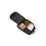 KAMPALA. Laptop h&aacute;tizs&aacute;k 900D, nagy sűrűs&eacute;gű &uacute;jrahasznos&iacute;tott poli&eacute;szterből, v&iacute;z&aacute;ll&oacute; bevonattal &eacute;s 210D &uacute;jrahasznos&iacute;tott poli&eacute;szter b&eacute;l&eacute;ssel 17.3" - Fekete