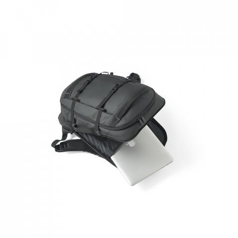 KAMPALA. Laptop h&aacute;tizs&aacute;k 900D, nagy sűrűs&eacute;gű &uacute;jrahasznos&iacute;tott poli&eacute;szterből, v&iacute;z&aacute;ll&oacute; bevonattal &eacute;s 210D &uacute;jrahasznos&iacute;tott poli&eacute;szter b&eacute;l&eacute;ssel 17.3" - Fekete