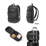 KAMPALA. Laptop h&aacute;tizs&aacute;k 900D, nagy sűrűs&eacute;gű &uacute;jrahasznos&iacute;tott poli&eacute;szterből, v&iacute;z&aacute;ll&oacute; bevonattal &eacute;s 210D &uacute;jrahasznos&iacute;tott poli&eacute;szter b&eacute;l&eacute;ssel 17.3"