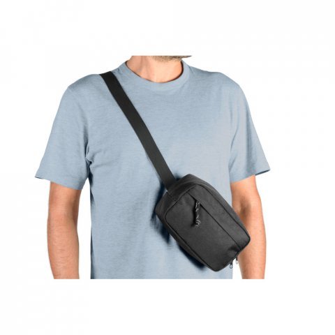 MYKONOS. Torbica oko struka od 600D recikliranog poliestera i postavom od 210D recikliranog poliestera - Crna