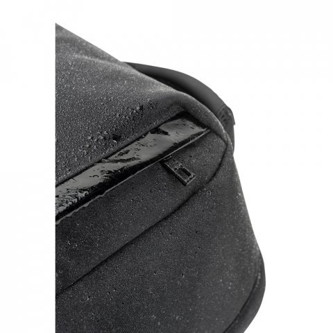 YANGON BPACK. Diebstahlsicherer Rucksack aus Twill mit wasserabweisender Beschichtung und recyceltem 600D-Polyester f&uuml;r Laptops 17.3" - Schwarz