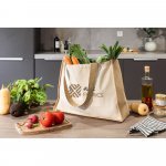 HELSINQUE. Pl&aacute;těn&aacute; ta&scaron;ka (320 g/m&sup2;) se dnem a boky z laminovan&eacute; juty (350 g/m&sup2;) v př&iacute;rodn&iacute;ch t&oacute;nech