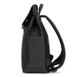AZORES BAG. Batoh na notebook z PU (16"), s klopou zakr&yacute;vaj&iacute;c&iacute; v&scaron;echny přihr&aacute;dky - Čern&aacute;