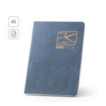 COFFEEPAD SEMI-RIGID. Pozn&aacute;mkov&yacute; blok A5 s polopevn&yacute;m obalom vyroben&yacute; z odpadu k&aacute;vov&yacute;ch &scaron;upiek (65%)
