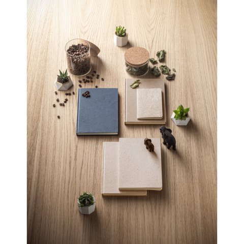 ORGANIC RIGID. A5 blokčić sa tvrdim povezom napravljen od organske materije slona (80%)