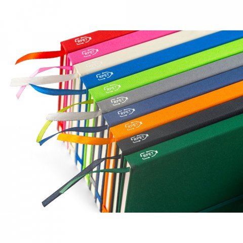 ANNE. A5 notesbog i genvundet polyester (100% rPET) linjeret sider