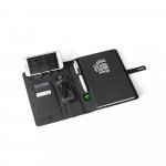 EMERGE A5 FOLDER. A5 map in gerecycled polyester (100% rPET) 300D met draadloze oplader - Zwart