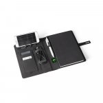 EMERGE A5 FOLDER. A5 map in gerecycled polyester (100% rPET) 300D met draadloze oplader - Zwart