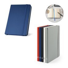 CAMPUS. Sveska A5 formata sa tvrdim koricama od PU materijala (35% recikliranog) sa liniranim stranicama od 100% recikliranog papira