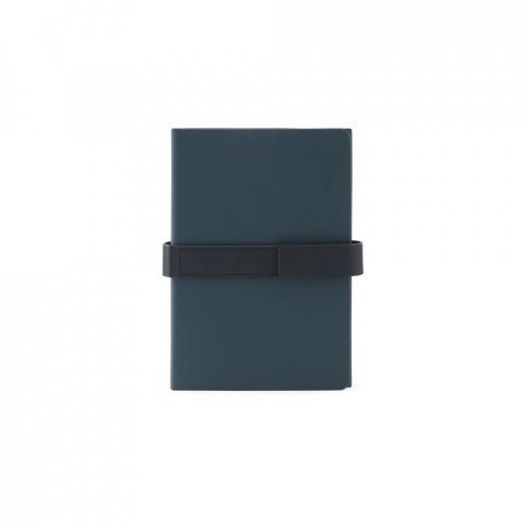 SANDERSON. A5 notesbog i PU (50% genvundet materiale) med 2 forskellige blokke , 1 med linjer 1 med blanke sider - Bl&aring;