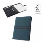SANDERSON FOLDER. A4-mappe i PU (50 % resirkulert) med magnetisk lukking og notisblokk med linjerte sider