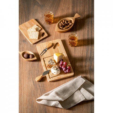 WOODS. T&aacute;bua de queijos em bambu com 2 utens&iacute;lios em bambu e a&ccedil;o inoxid&aacute;vel