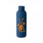 ODIN. Garrafa em a&ccedil;o inoxid&aacute;vel (36% reciclado) com acabamento em borracha 550 mL - Azul marinho