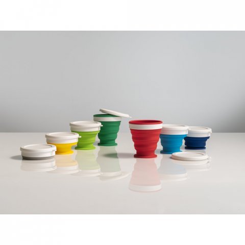 ASTRADA. Skl&aacute;dac&iacute; cestovn&iacute; kel&iacute;mek ze silikonu a PP 250 ml