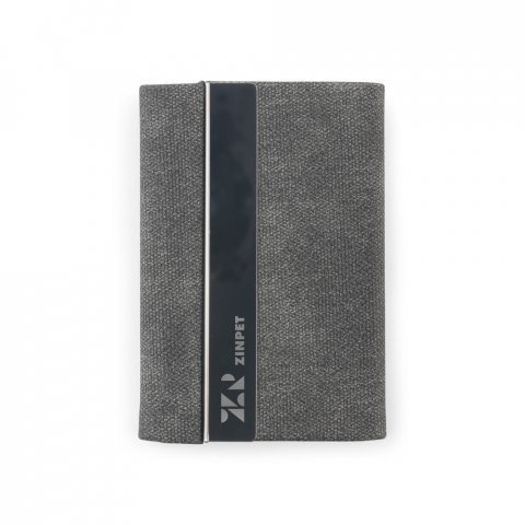 VAUGHN. Set compos&eacute; d'un porte-cartes et d'un porte-cl&eacute;s, tous deux en m&eacute;tal et polyester recycl&eacute; (30% rPET) - Gris fonc&eacute;