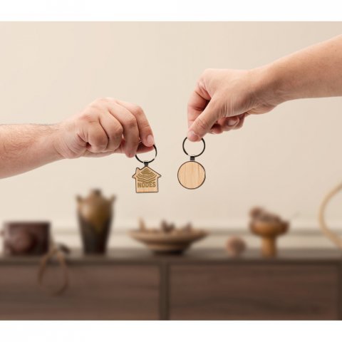 GASTON ROUND. Okrugli privezak za ključeve od gvožđa, cinka i bambusa
