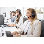 KILBY. &Aacute;ll&iacute;that&oacute; fejhallgat&oacute; mikrofonnal, ABS &eacute;s PP anyagb&oacute;l