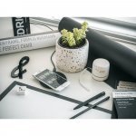 TURING. Kannettava 3 W:n kaiutin, jossa 4 tunnin akunkesto kierr&auml;tetyst&auml; ABS-muovista (100 % rABS)