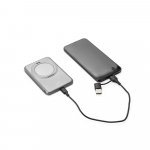 WARSHEL 5. 5.000 mAh magnetisk powerbank med 15W superhurtig tr&aring;dl&oslash;s oplader i genanvendt ABS (100 % rABS) med stander - M&oslash;rkegr&aring;