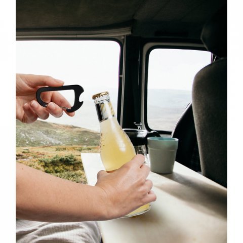 CLOSE. Karabinkrok med kapsel&aring;pner i aluminium