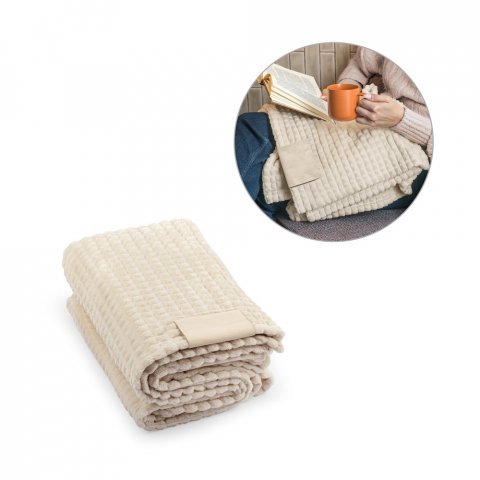 CELINE. Decke aus recyceltem Polyester (100 % rPET) mit einem Aufn&auml;her zur individuellen Veredelung