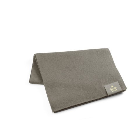 SERENITY. Schal aus recyceltem Polyester (100 % rPET) mit Aufn&auml;her zur individuellen Veredelung