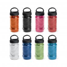 ARTX PLUS. Set med en PP- och PET-flaska och en sporthandduk av polyamid och polyester